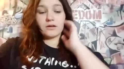 Snapshot of catchymary chatting on March 11, 12:33 am catchymary online show from March 11, 12:33 am