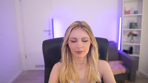 catecrago  online show from March 30, 8:04 am