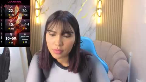 Snapshot of catherine_b_ chatting on October 15, 7:58 pm catherin online show from October 15, 7:58 pm