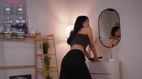 Lee online show from November 18, 3:16 pm