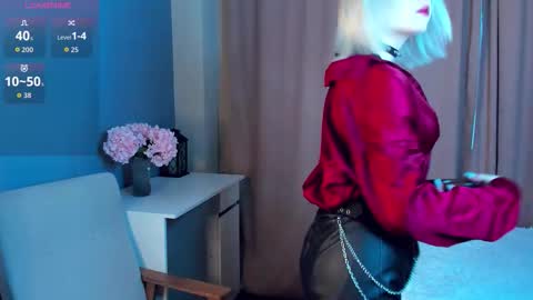 Mia online show from March 26, 11:05 am