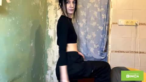 Lola online show from December 19, 9:33 pm