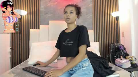 catiusca_reyes_03 online show from February 19, 11:50 am