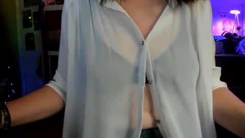 Snapshot of catnips_cabaret chatting on May 19, 2:29 am some call me djcatnips some call me CC but i love it when you call me miss catnips online show from May 19, 2:29 am