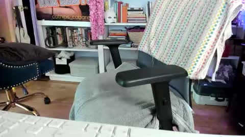 Snapshot of catnips_cabaret chatting on June 2, 5:37 pm some call me djcatnips some call me CC but i love it when you call me miss catnips online show from June 2, 5:37 pm