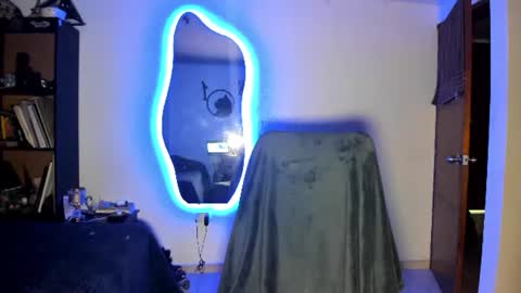 catnuaa online show from June 13, 1:36 am