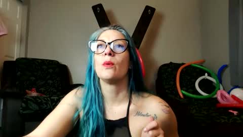 Snapshot of catskinks chatting on December 18, 7:58 am CatsKinks online show from December 18, 7:58 am