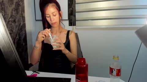 Snapshot of catt_evans1 chatting on December 5, 12:08 am CATT EVANS online show from December 5, 12:08 am