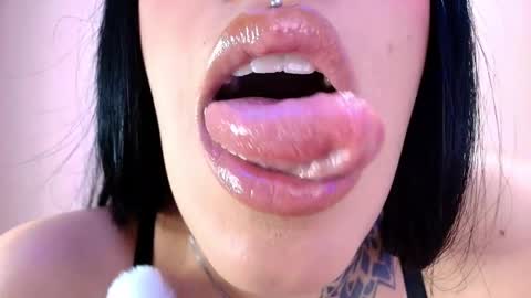 Cattleya online show from March 31, 2:46 am