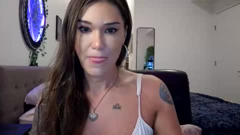 Snapshot of cayla_ chatting on November 13, 1:15 am Cayla online show from November 13, 1:15 am