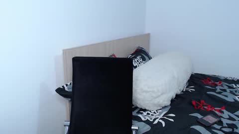 Snapshot of cazadora80s chatting on December 7, 8:49 pm cazadora80s online show from December 7, 8:49 pm