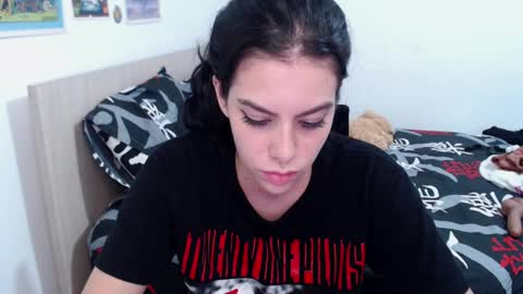 Snapshot of cazadora80s chatting on February 10, 7:47 am cazadora80s online show from February 10, 7:47 am