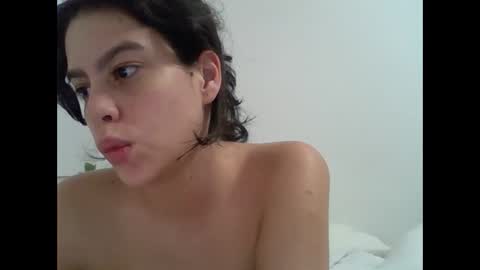 Snapshot of cazadora80s chatting on December 17, 6:52 am cazadora80s online show from December 17, 6:52 am