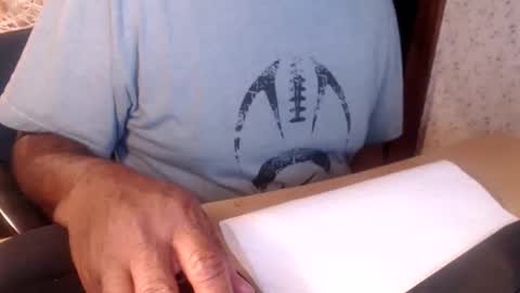 Snapshot of cazzsper2005 chatting on October 29, 5:31 am cazzsper2005 online show from October 29, 5:31 am