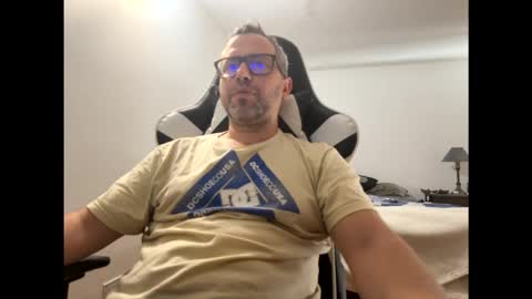 Snapshot of ccmhp1 chatting on October 20, 6:08 pm Tomys online show from October 20, 6:08 pm