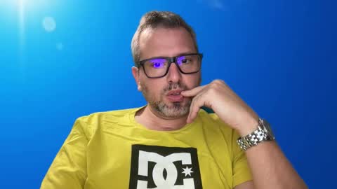 Snapshot of ccmhp1 chatting on December 1, 7:52 pm Tomys online show from December 1, 7:52 pm