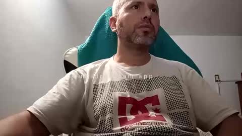 Snapshot of ccmhp1 chatting on February 1, 9:24 pm Tomys online show from February 1, 9:24 pm