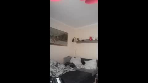 cdpeterka16 online show from April 21, 10:10 am