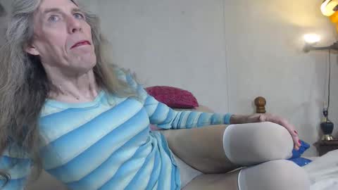 Jackie online show from November 3, 9:43 am