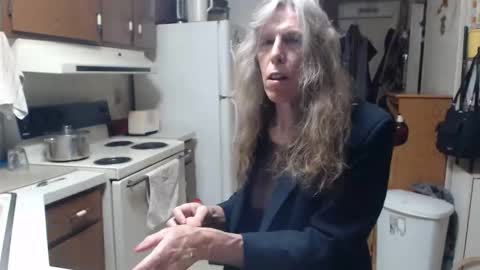 Jackie online show from December 4, 11:41 am