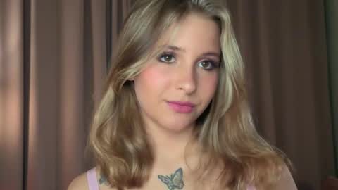 Lina  online show from March 29, 7:14 pm