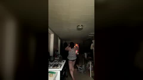 cecerose813 online show from April 9, 12:21 pm