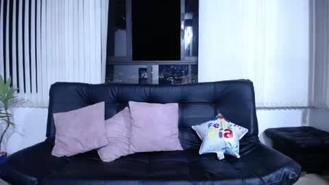 Snapshot of cecihotty4u chatting on May 21, 1:34 am ceci online show from May 21, 1:34 am