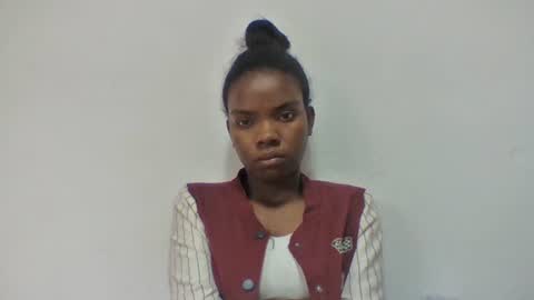 Snapshot of cedia837872 chatting on July 6, 5:04 am cedia837872 online show from July 6, 5:04 am