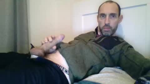 Snapshot of cedric223 chatting on December 13, 6:27 pm cedric223 online show from December 13, 6:27 pm
