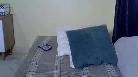 Snapshot of ceepretty chatting on October 24, 5:15 am santana online show from October 24, 5:15 am