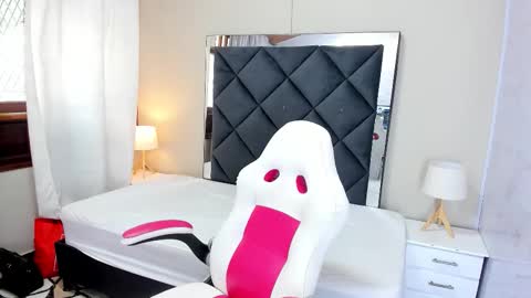 SARA  online show from February 10, 7:07 pm