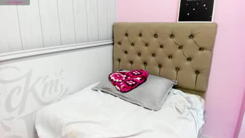 Snapshot of celeste_cortes chatting on February 8, 9:04 pm Celeste online show from February 8, 9:04 pm