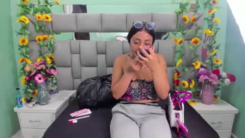 Snapshot of celeste_owen18 chatting on December 24, 4:00 am celeste owen18 online show from December 24, 4:00 am