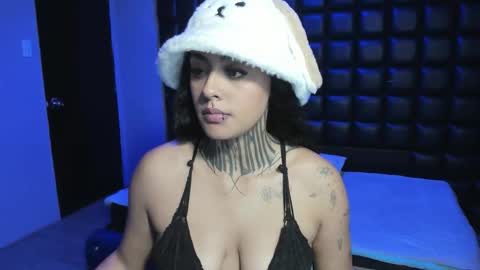 Snapshot of celeste_owen18 chatting on November 22, 3:16 am celeste owen18 online show from November 22, 3:16 am