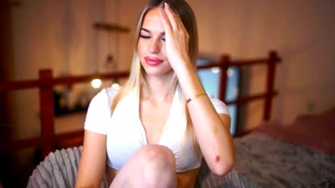 Snapshot of celeste_www chatting on March 4, 6:36 pm Sunflower online show from March 4, 6:36 pm