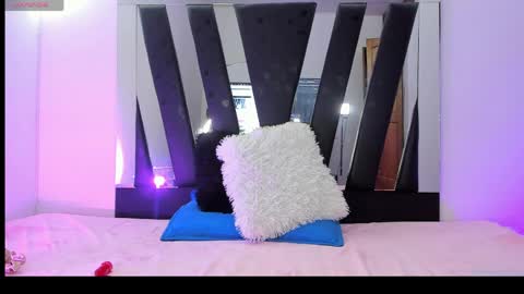 Mariana online show from April 9, 4:01 pm