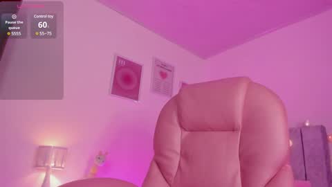 Snapshot of celestecute_ chatting on December 22, 5:01 am Celeste   INSTAGRAM Celestecute 01 online show from December 22, 5:01 am