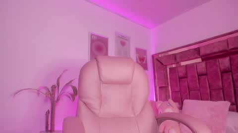Snapshot of celestecute_ chatting on February 9, 2:28 am Celeste   INSTAGRAM Celestecute 01 online show from February 9, 2:28 am