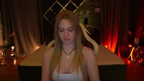 celestenoirr online show from April 13, 1:16 pm