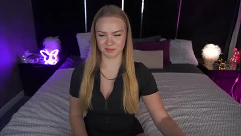 celestenoirr online show from July 10, 1:47 pm