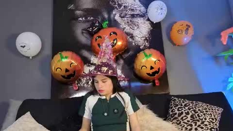 Sara online show from October 24, 7:10 pm