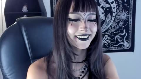   online show from October 31, 8:32 pm