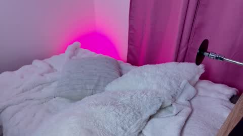     online show from March 23, 10:08 am