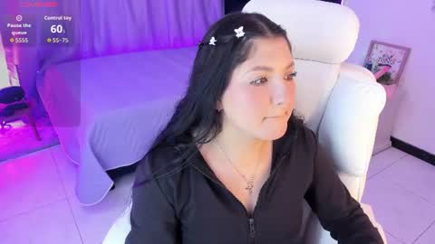 Snapshot of celesttee_21 chatting on June 11, 10:08 pm Celesttee online show from June 11, 10:08 pm