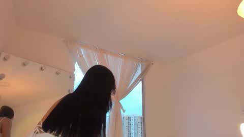 Ari online show from September 19, 6:41 pm