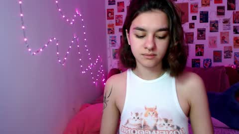 Snapshot of celine_dionn chatting on December 7, 7:38 am Celine online show from December 7, 7:38 am