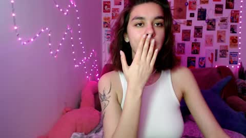Snapshot of celine_dionn chatting on December 21, 12:38 pm Celine online show from December 21, 12:38 pm