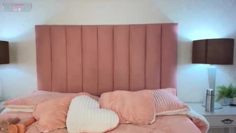 Snapshot of celine_golden chatting on November 11, 10:54 pm CELINE online show from November 11, 10:54 pm