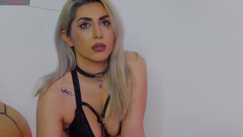 Snapshot of celinemeyerr chatting on February 12, 6:19 am CelineMeyer online show from February 12, 6:19 am