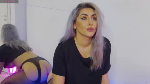 Snapshot of celinemeyerr chatting on February 18, 6:20 am CelineMeyer online show from February 18, 6:20 am